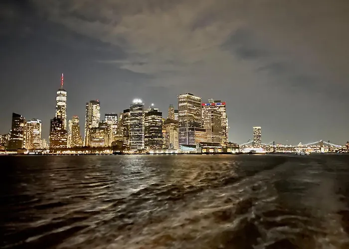 New York City Apartment Near Free Ferry Boat!