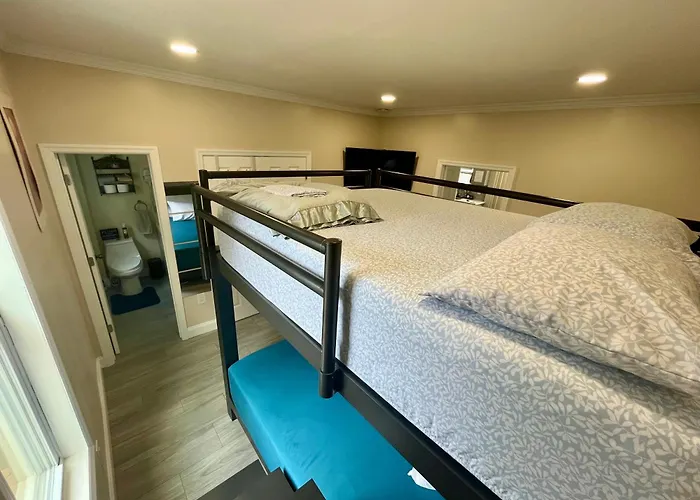 New York City Apartment Near Free Ferry Boat!