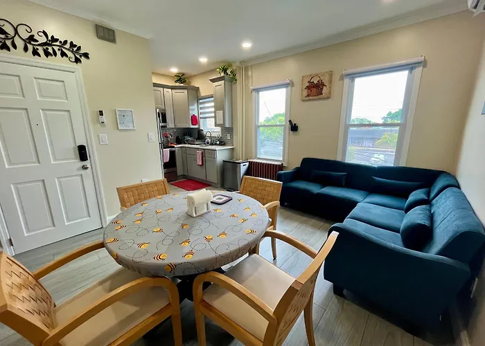New York City Apartment Near Free Ferry Boat!